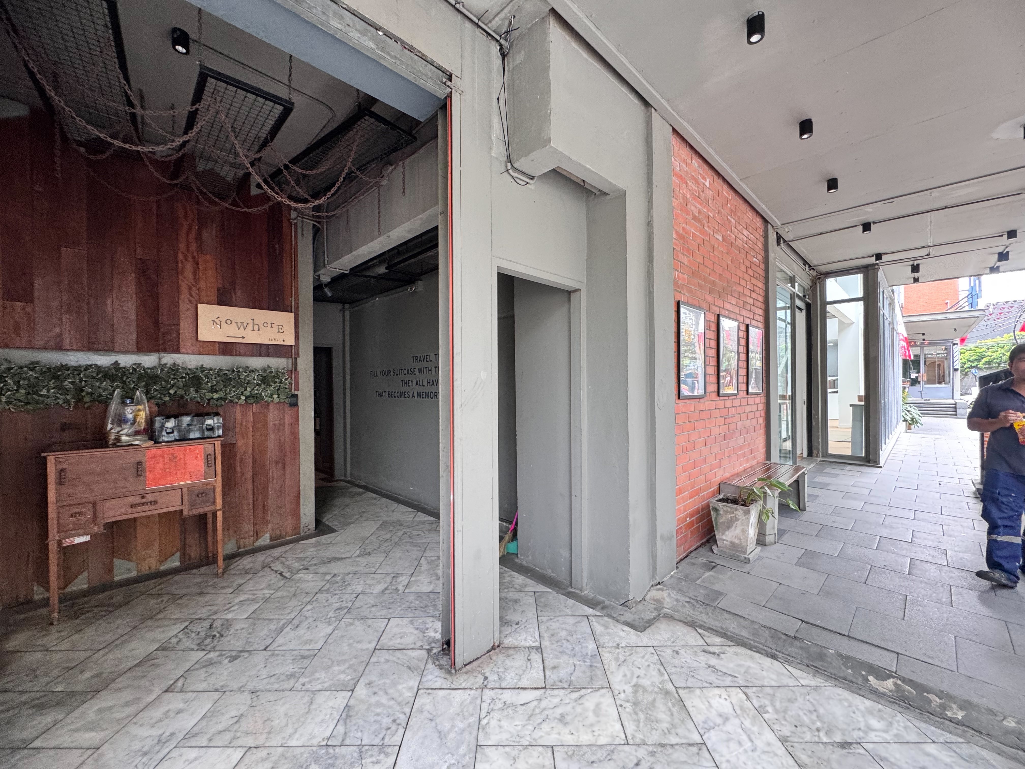 ให้เช่าพื้นที่ ชั้น 1 และชั้นลอย ทำเลเอกมัย ใกล้ BTS เอกมัย (N.1222)