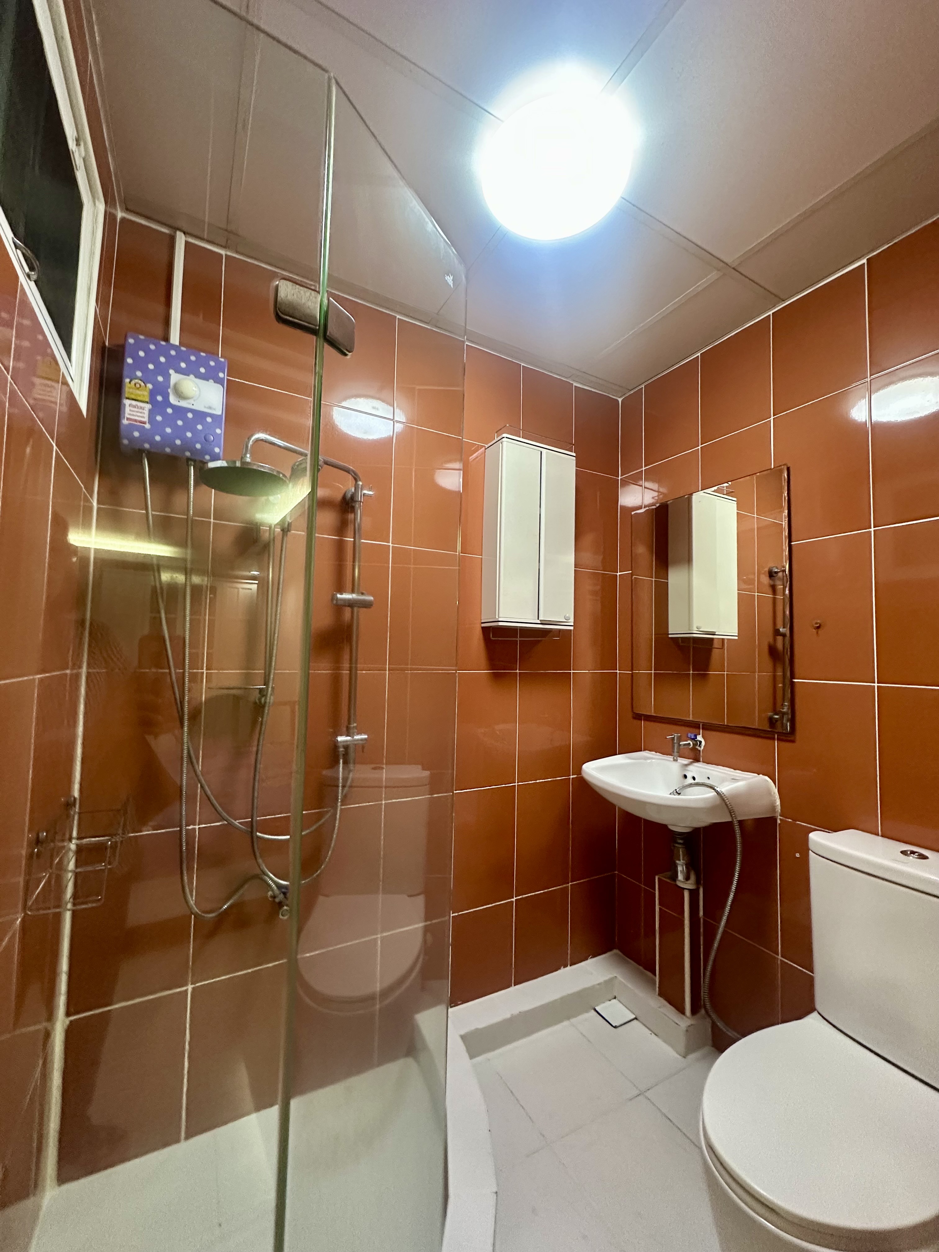 ขายคอนโด Royal Tower 3 (รอแยล ทาวเวอร์ 3) ซอย อินทามระ 25 ห้อง Studio ขนาด 30.88 ตร.ม. ชั้น 11 ระเบียงหัน ฝั่งตะวันออก วิว ถนนวิภาวดีรังสิต