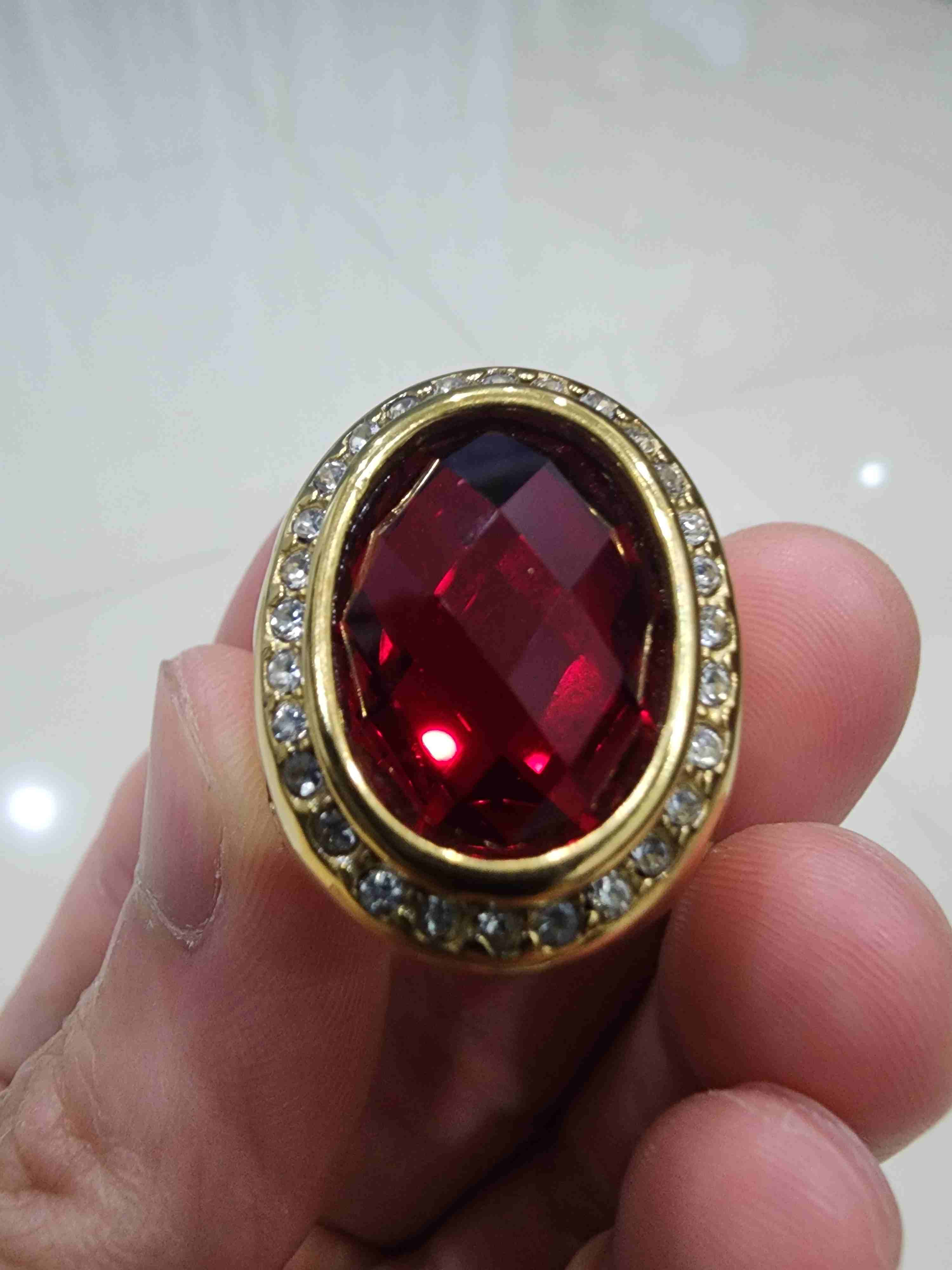 แหวนสวย หัวสีแดง ของเก่าเก็บ ขายตามสภาพ ไม่ได้รับประกัน เขียน18K สวยหายาก ขายตามสถาพพร้อมส่ง