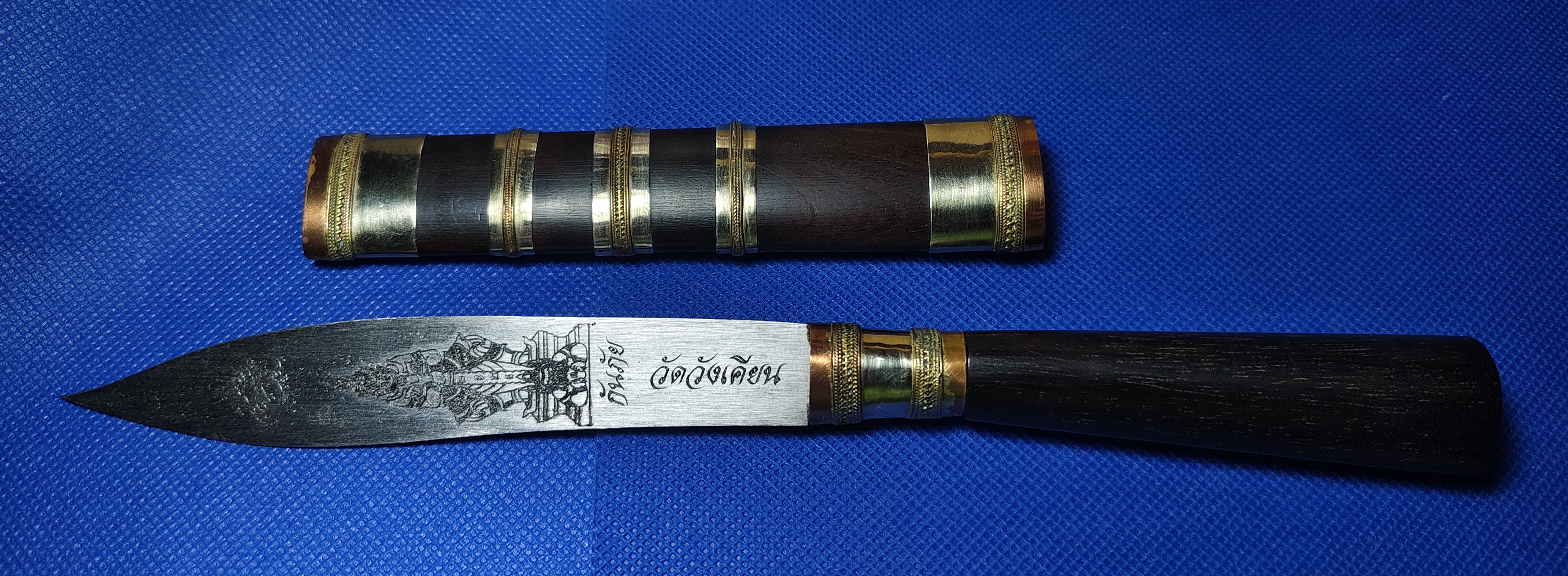 มีดหมอท้าวเวสสุวรรณ รุ่นกันภัย วัดวังเคียน (ปลุกเสกไตรมาส3เดือน) หลวงพ่อพัฒน์ วัดห้วยด้วน ปลุกเสก (เลขมงคล166สร้าง 299เล่ม)