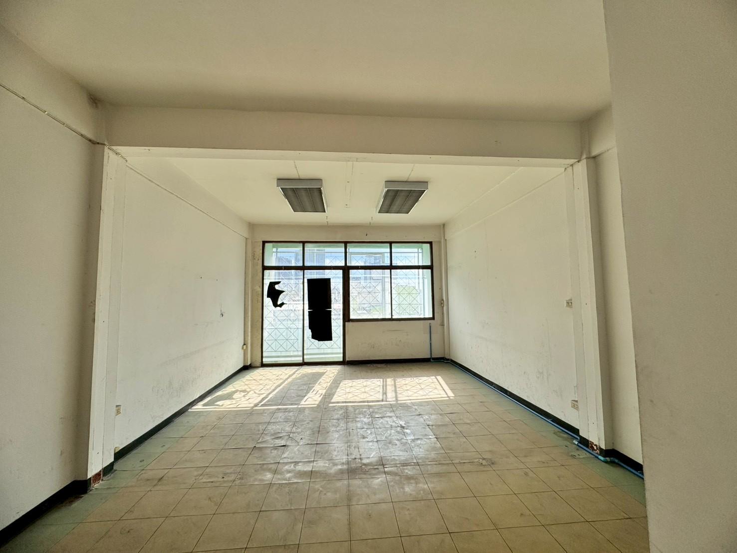 ให้เช่าอาคารพาณิชย์ รามคำแหง 12 ทำเลดี ใกล้สถานีรถไฟฟ้าสายสีส้ม (N.1919)