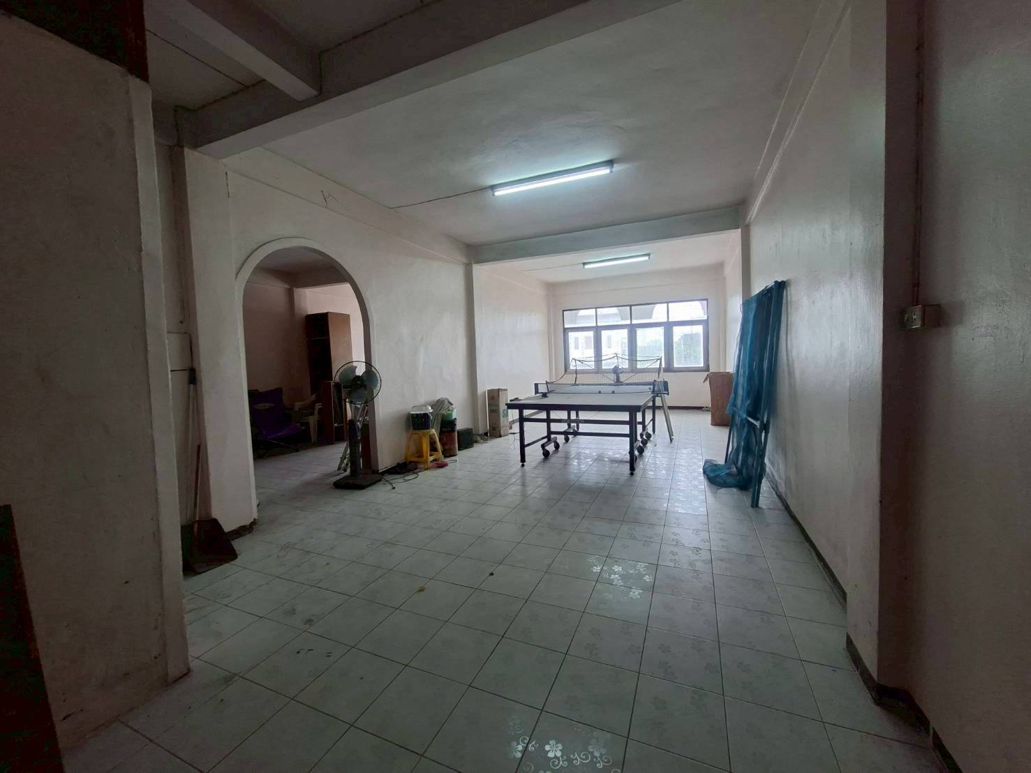 ให้เช่าอาคารพาณิชย์ 1 ห้องข้างล่าง + 2 คูหา ข้างบน 4 ชั้น ติดถนนเฉลิมพระเกียรติ (N.1857)