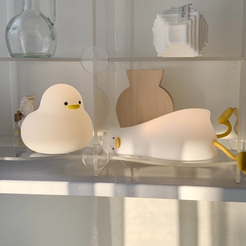 [พร้อมส่ง] Jnihouse : โคมไฟน้องเป็ดซิลิโคลนุ่ม Squishy Ducky Lamp