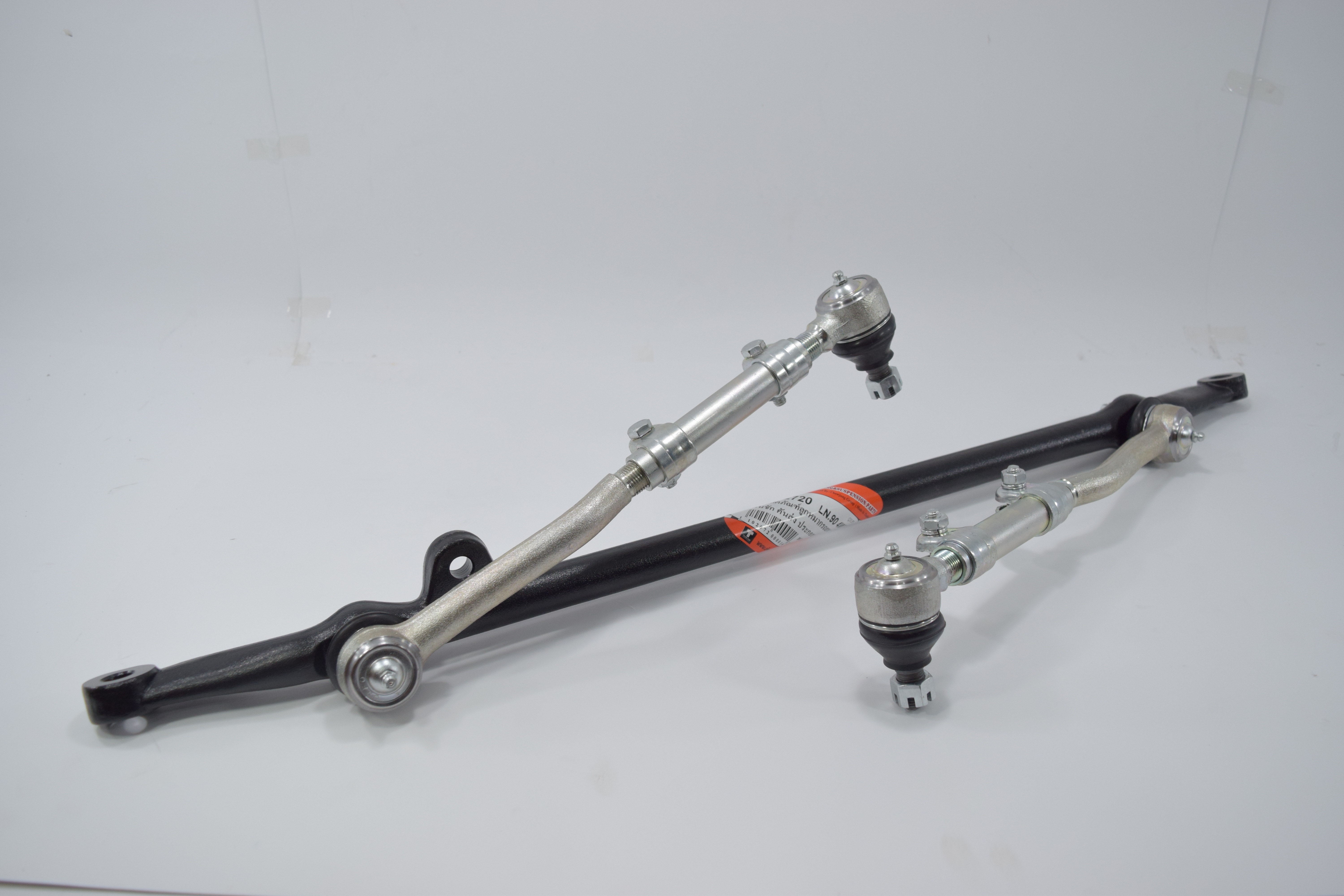 (ประกัน 6 เดือน) คันส่งกลางยกชุด TOYOTA MIGHTY-X 4WD / RN101, RN106, LN111, YN135 (ไม่มีขาไก่) / โตโยต้า ไมตี้เอ็ก ปี 88-96 / 3CE-2720 / พวงมาลัยขวา (CENTER LINK, ROD END) ยี่ห้อ 333 (ยกชุด)