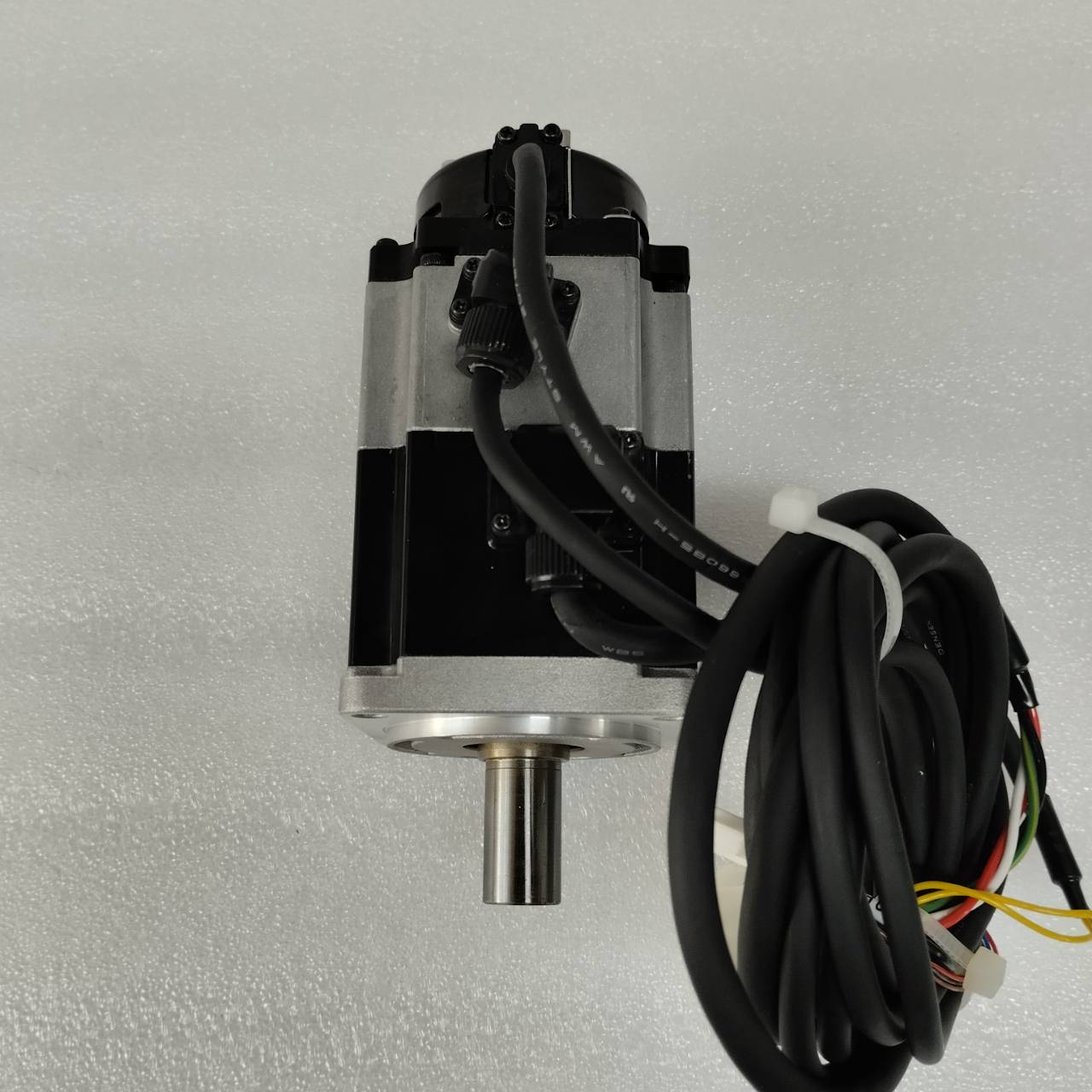 MOTOR R2AA06020FCR03-C "SANYO DENKI"