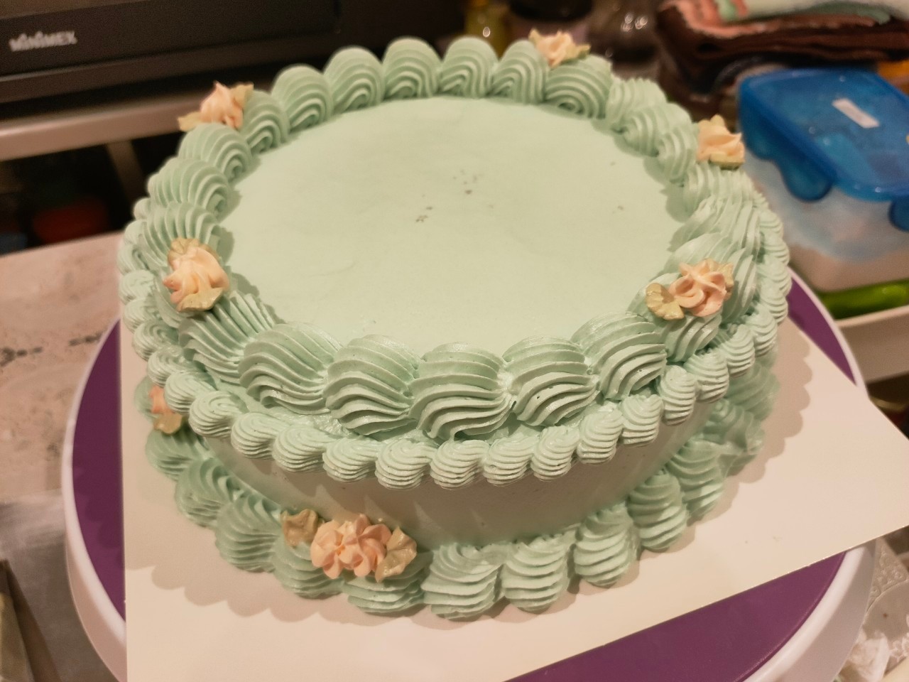 เค้กชอคโกแลต/วนิลาตกแต่งด้วยบัตเตอร์ครีมหวานไม่เลี่ยน ในธีมสไตล์วินเทจ (เลือกโทนสีได้) ขนาด2ปอนด์