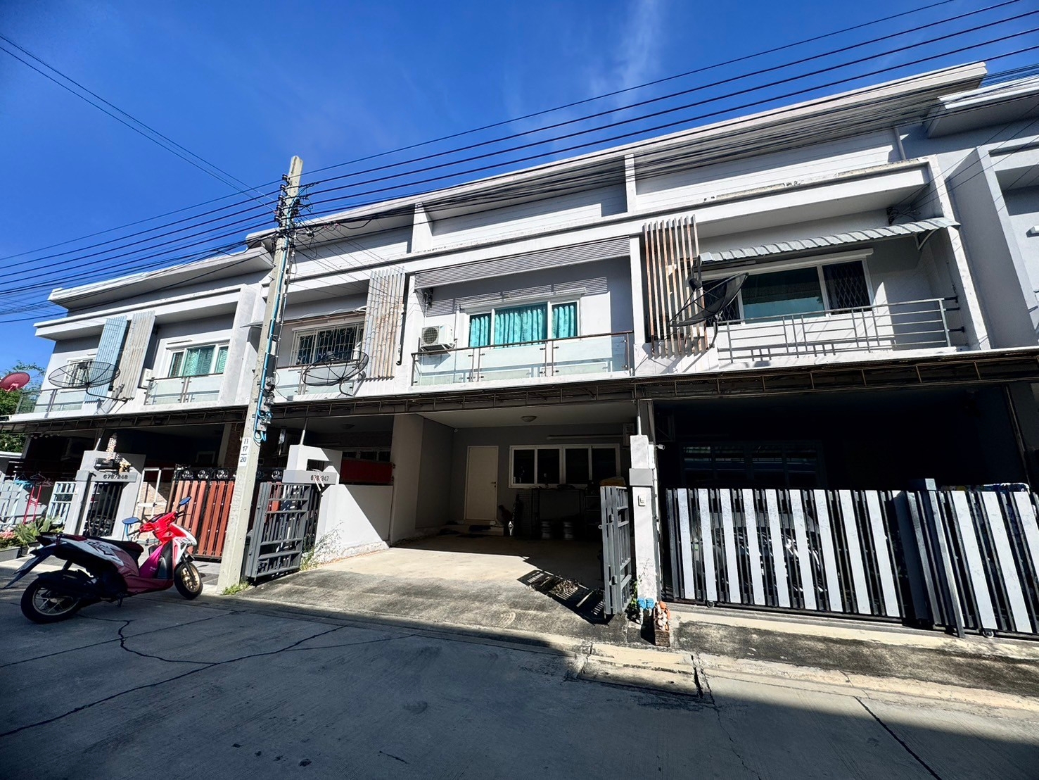 ให้เช่าทาวน์เฮ้าส์ หมู่บ้านดิเอ็กซ์คลูซีฟ พัฒนาการ44 ใกล้ BTS หัวหมาก พร้อมเข้าอยู่ 15 ธันวาคม 68 (N.1485)