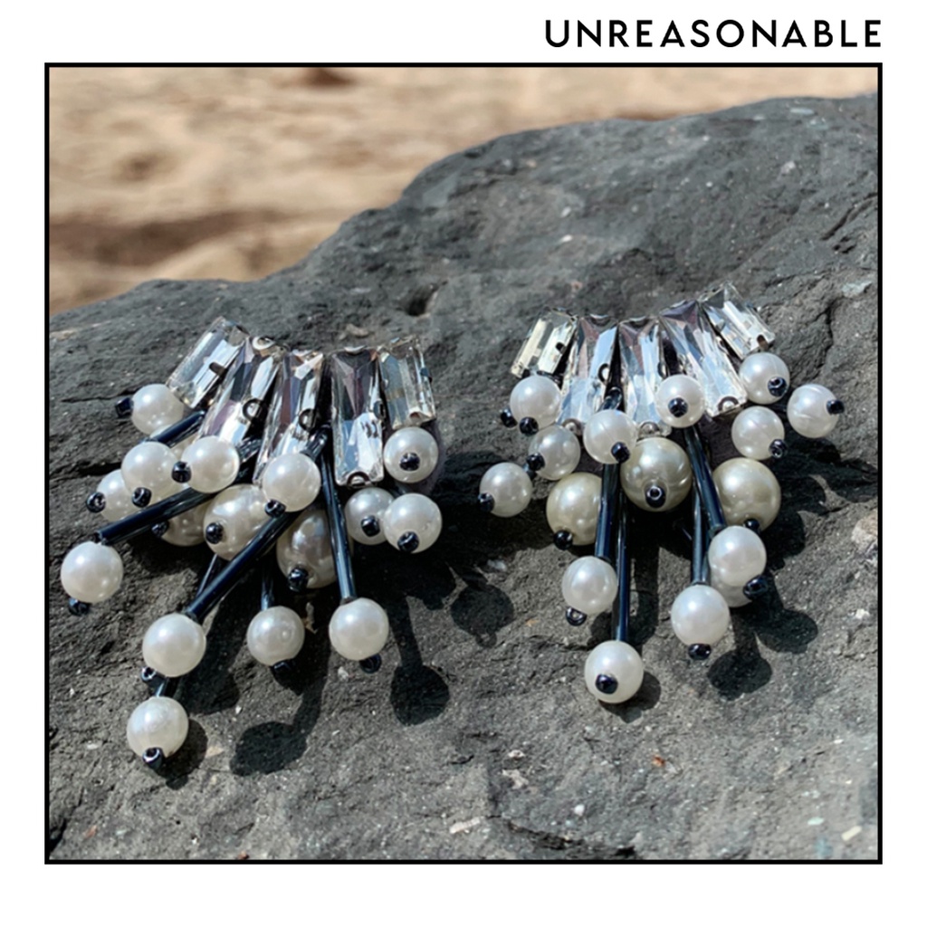 ต่างหู สีดำ ต่างหูคลิป ต่างหูก้านเงินแท้ น้ำหนักเบา สวยใส่สบาย UA0602-01 Unreasonable Accessories