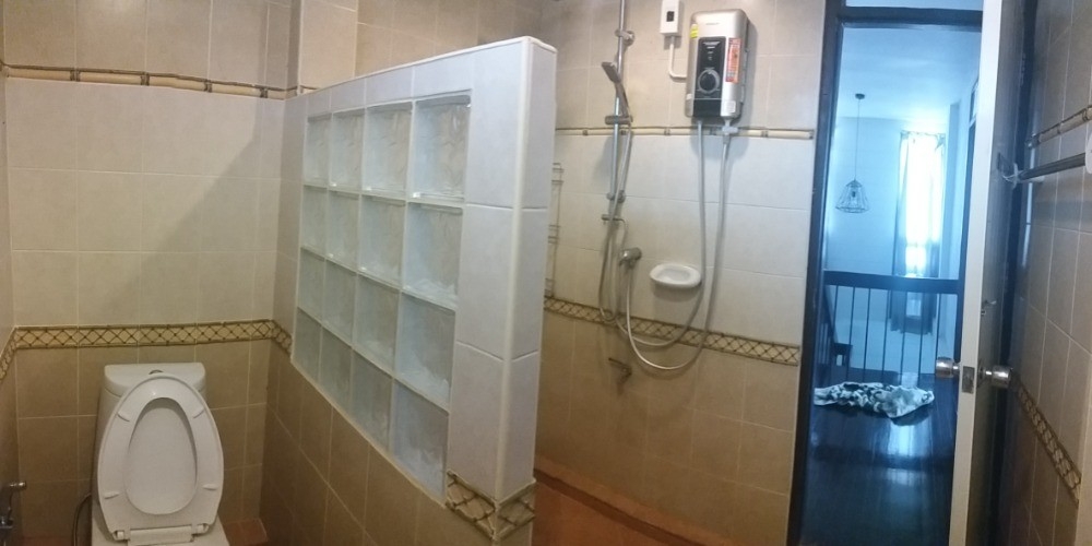 ให้เช่าบ้านเดี่ยวพระรามเก้า 43 (หมู่บ้านเสรี 4) แอร์ 3 ตัว (N.292)