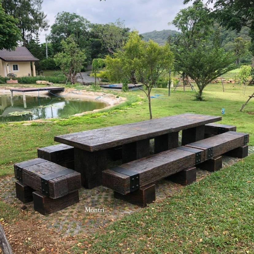 โต๊ะสนามกลางแจ้ง โต๊ะไม้หมอนรถไฟ ขนาด 3.6 เมตร นั่งได้ 18-20 ท่าน ทนแตด ทนฝน ใช้งานได้ในระยะยาว