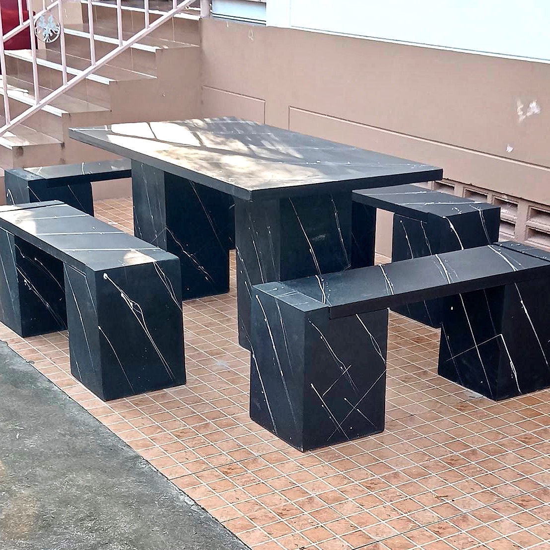ชุดโต๊ะสนามโมเดิร์น ชุด 8 ที่นั่งพาดยาว สีดำสลัดขาว โต๊ะสนาม โต๊ะสนามปูนปั้น โต๊ะสนามกลางแจ้ง