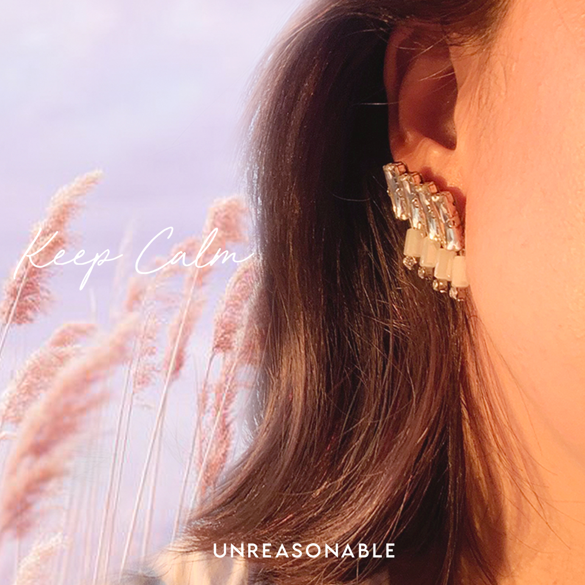 ต่างหู สีขาว ต่างหูคลิป ต่างหูก้านเงินแท้ น้ำหนักเบา สวยใส่สบาย UA0581-01 Unreasonable Accessories