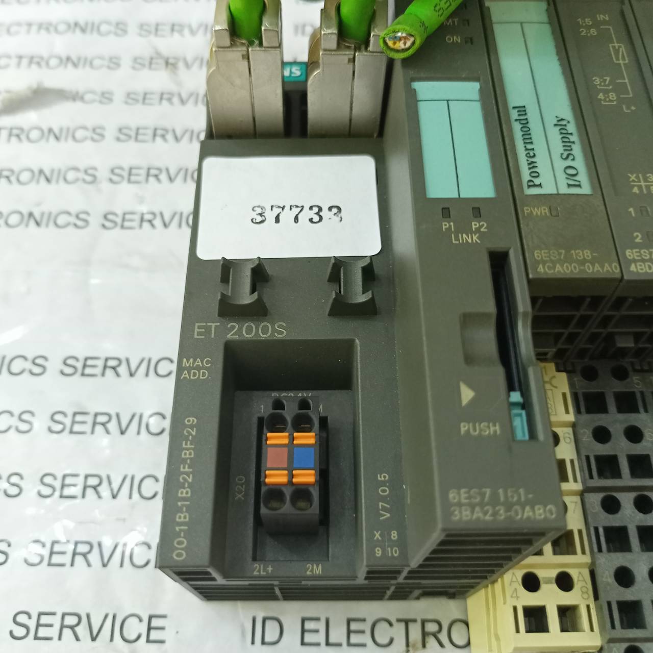 PLC " SIEMENS " MODEL : 6ES7 132-4BD02-0AA0