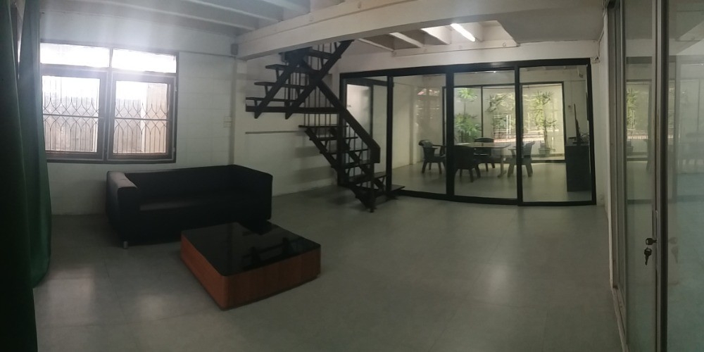 ให้เช่าบ้านเดี่ยวพระรามเก้า 43 (หมู่บ้านเสรี 4) แอร์ 3 ตัว (N.292)