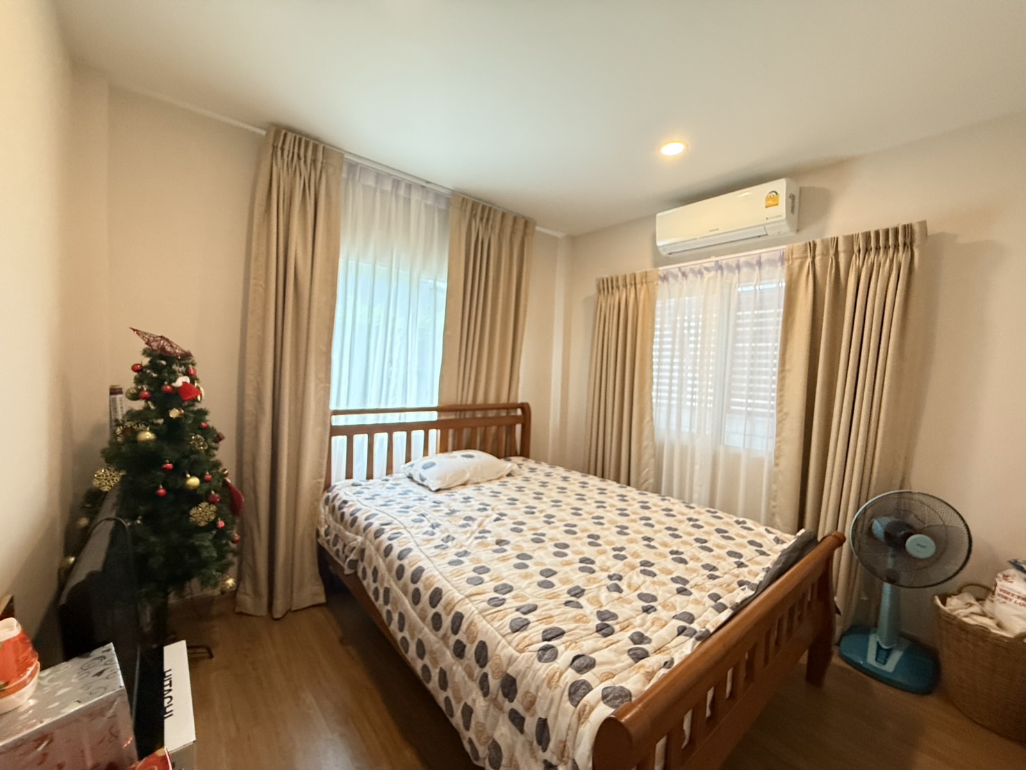 ขายบ้านดี่ยว Centro บางนา-วงแหวน 4ห้องนอน 3ห้องน้ำ ขนาด 56.5 ตารางวา พื้นที่ใช้สอย 190 ตารางเมตร 4 ห้องนอน ข้างบน 3 ห้องนอน ห้องนอน ข้างล่าง 1 ห้องนอน 3 ห้องน้ำ