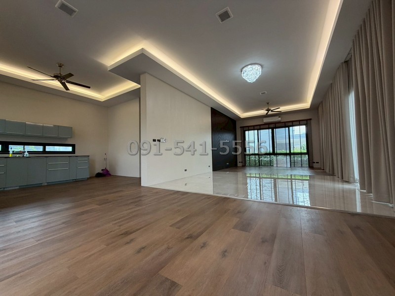 ขายบ้านสวย 2 หลัง อารียา ลิฟวิ่ง สกลนคร ที่ดินรวม 117.5 ตรว เหมาะสำหรับครอบครัวใหญ่ อยู่สบาย บรรยากาศร่มรื่น มีสวนรอบบ้าน