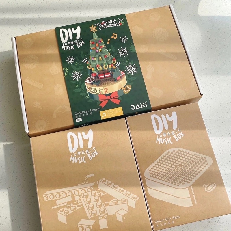 [พร้อมส่ง] Jnihouse : Christmas tree music box (matt green) ตัวต่อต้นคริสต์มาส กล่องดนตรีหมุนได้