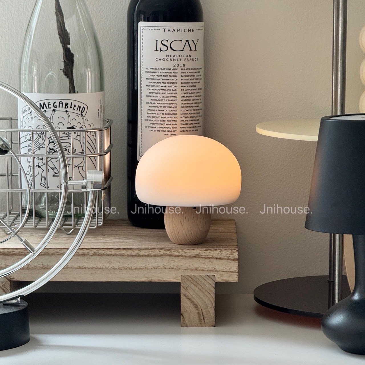[พร้อมส่ง] Jnihouse : โคมไฟเห็ดนุ่มด้ามไม้แสงวอร์ม (Mushroom Lamp)