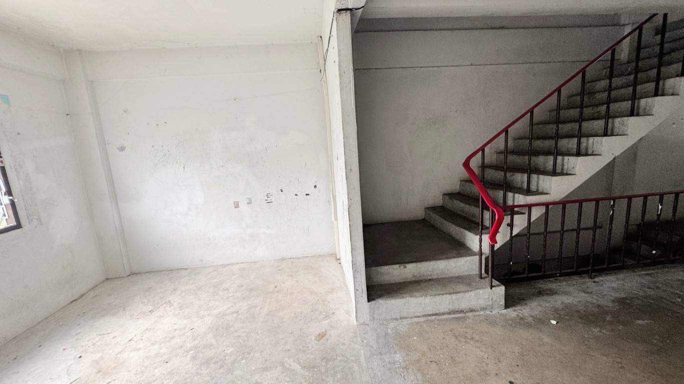 ขายอาคารพาณิชย์ (ตึกแถว ) 3.5 ชั้น ซอยเอกชัย 34 (ซอยกำนันแม้น) เนื้อที่ 22.2 ตร.ว. ทำเป็นโฮมออฟฟิศได้