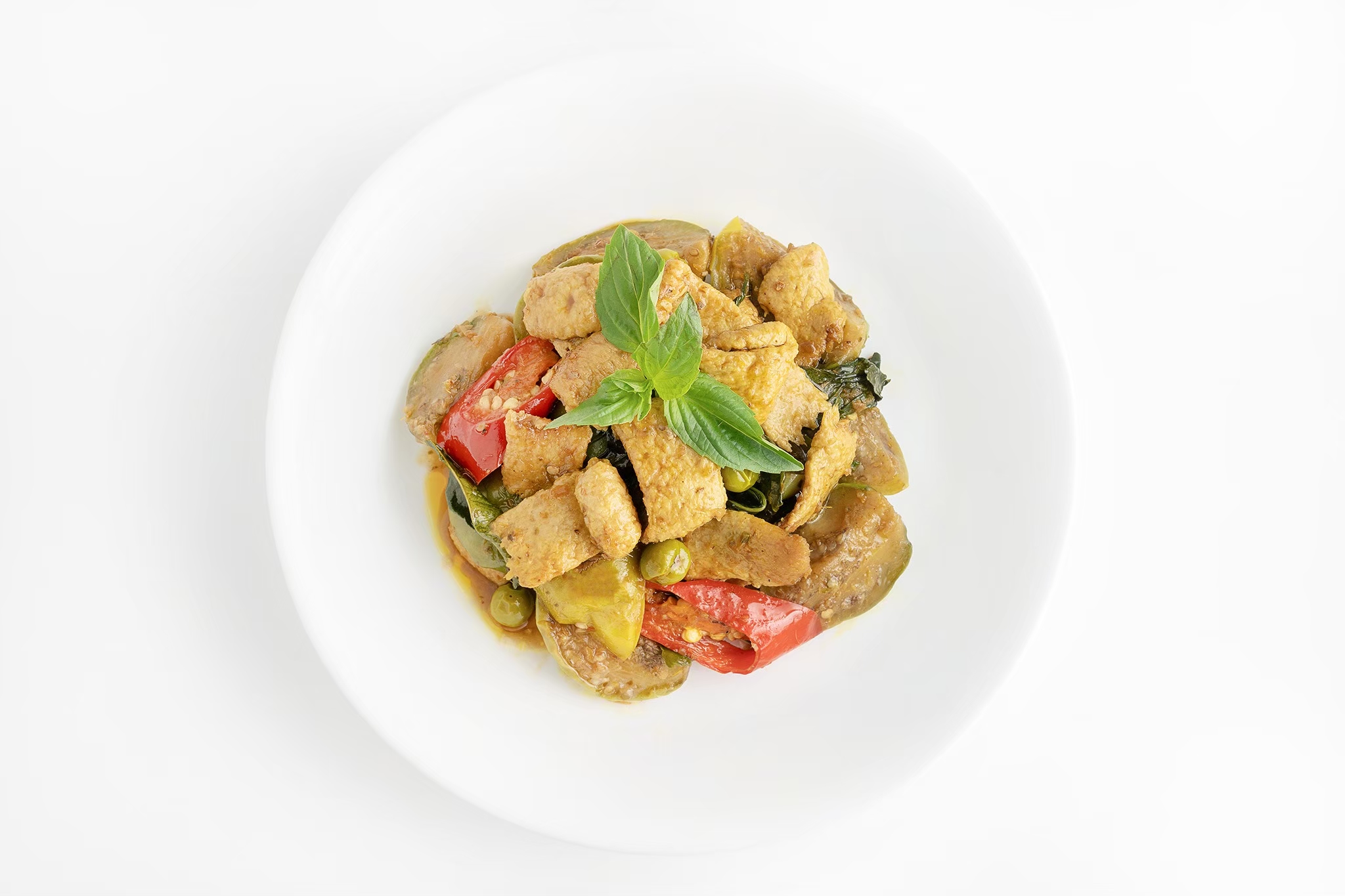 ผัดเขียวหวานไก่เจ (Stir fried vegan chickenless with green curry paste)