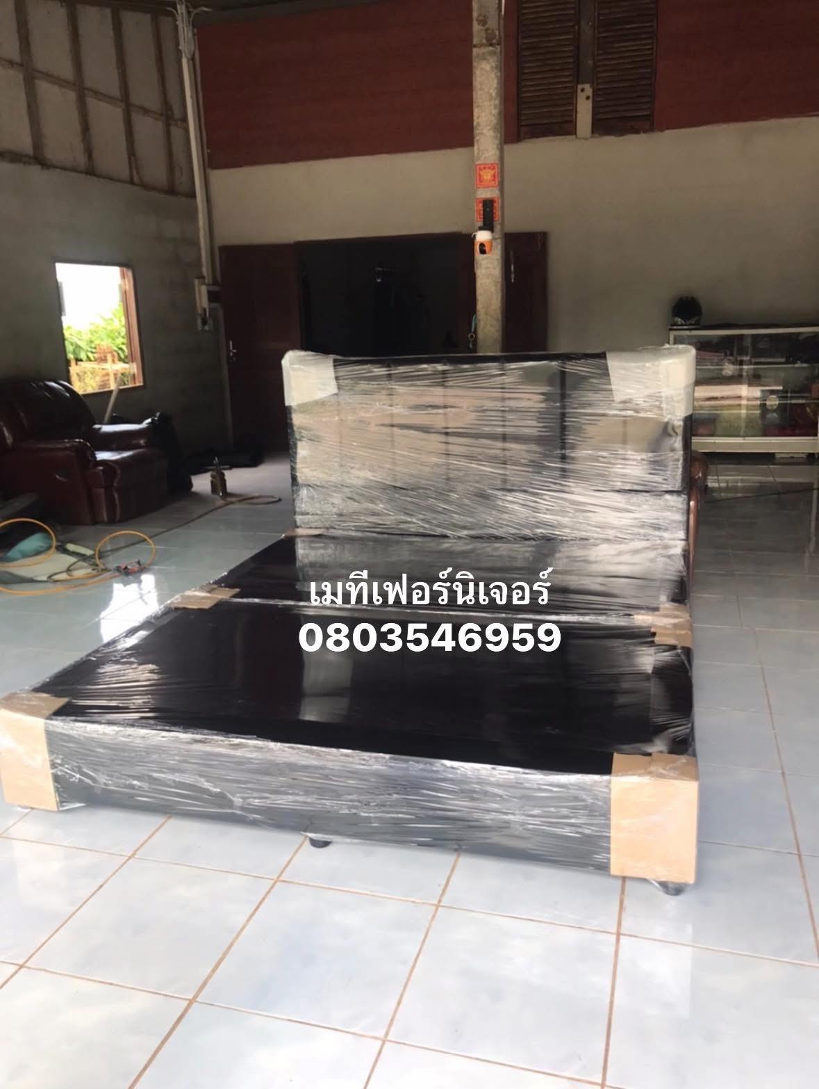 เตียงนอนดีไซน์โมเดิร์น หัวเตียงสูงบุลาย ลายเปียโน 5ฟุต