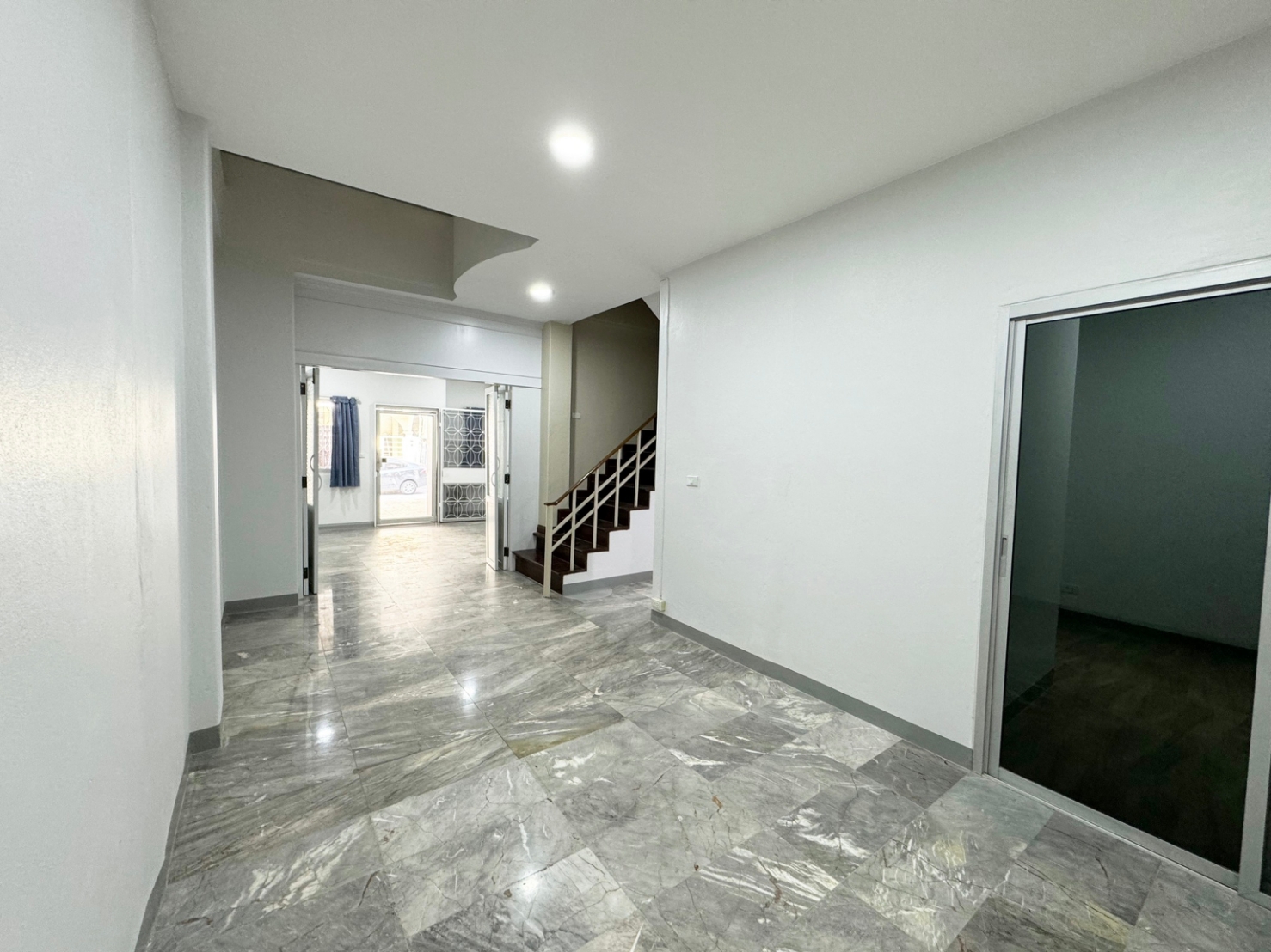 ให้เช่าทาวน์เฮ้าส์ 4 ชั้น หมู่บ้านวราธรวิลล์ พัฒนาการ 44 พร้อมเข้าอยู่ 9 ธ.ค. 68 (N.1394)