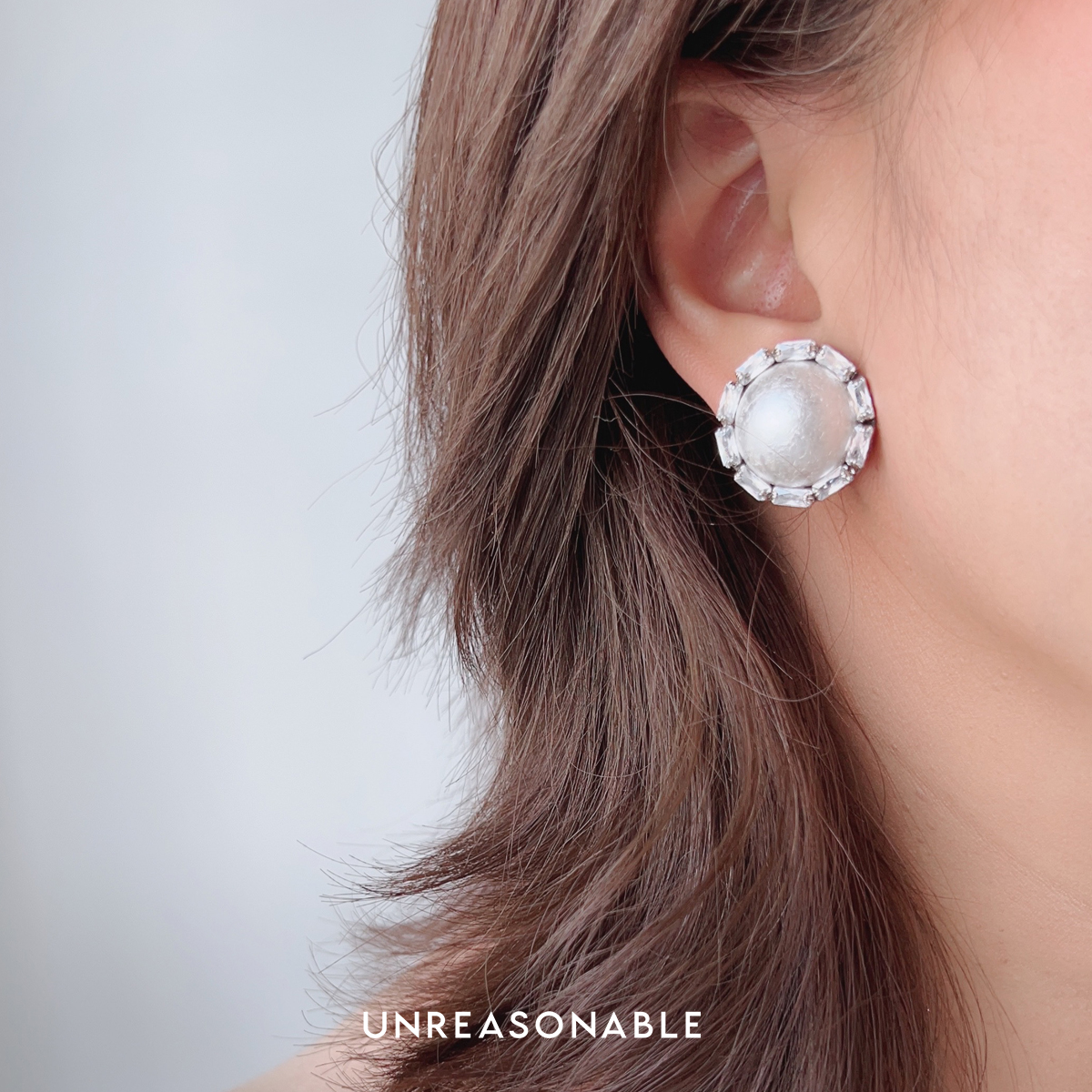ต่างหู สีมุก Pearl Stud Earrings ต่างหูคลิป ต่างหูก้านเงินแท้ UA0986-01 Unreasonable Accessories