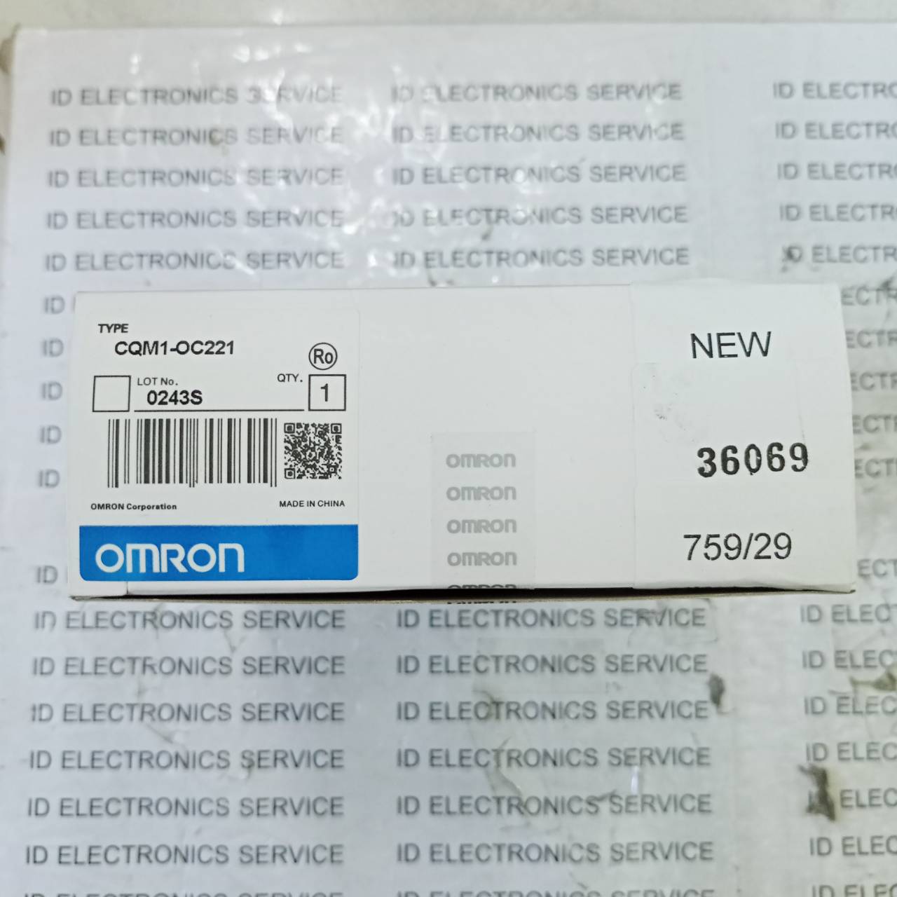 PLC " OMRON " MODEL : CQM1-OC221