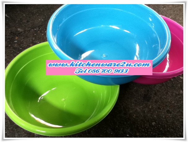 P01670 กะละมังพลาสติก สีหวานสด ขายดีมาก (35 x 35x 14 cm) 143k ราคาส่งต่อ 12 ใบ