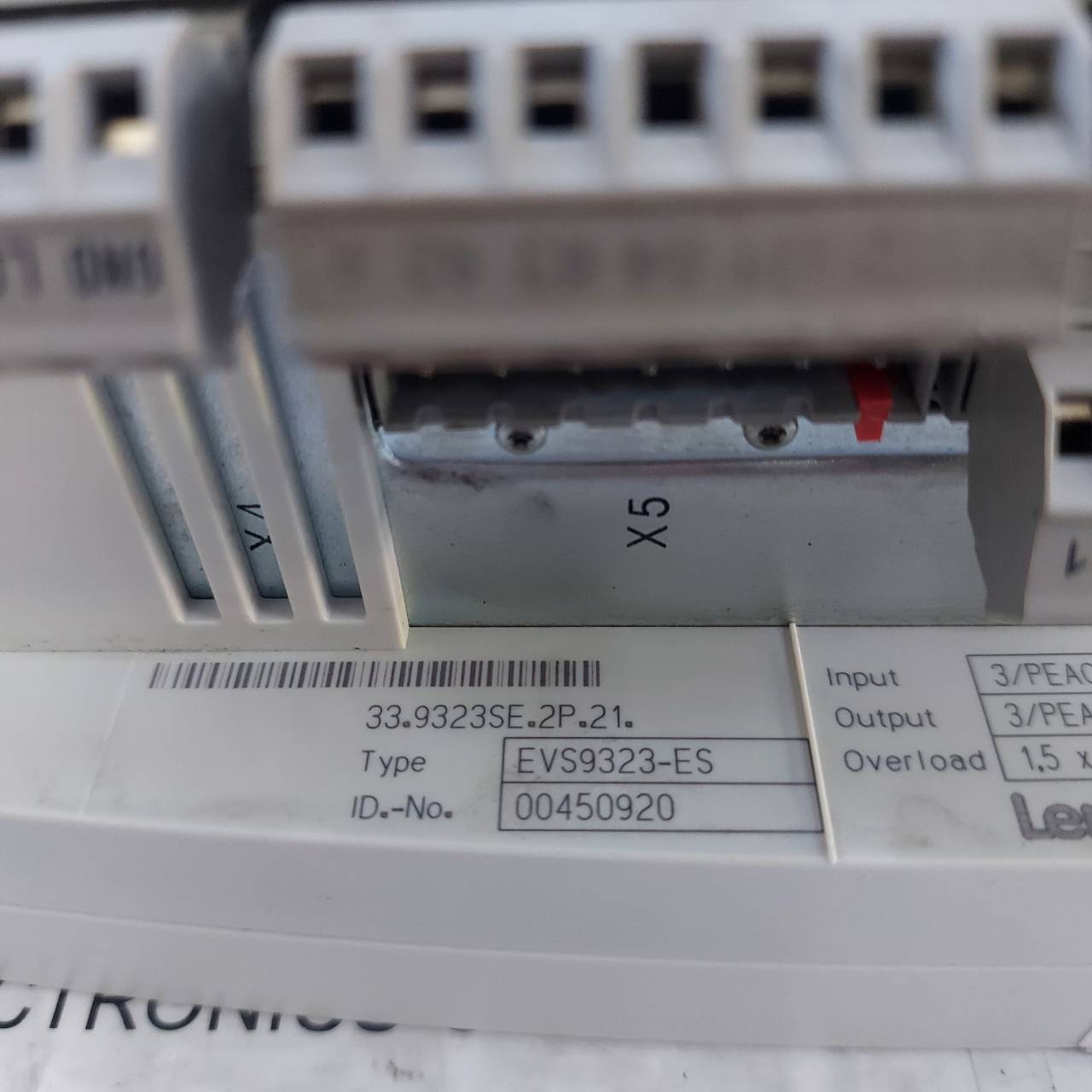 SERVO DRIVE " LENZE " MODEL : EVS9323-ES