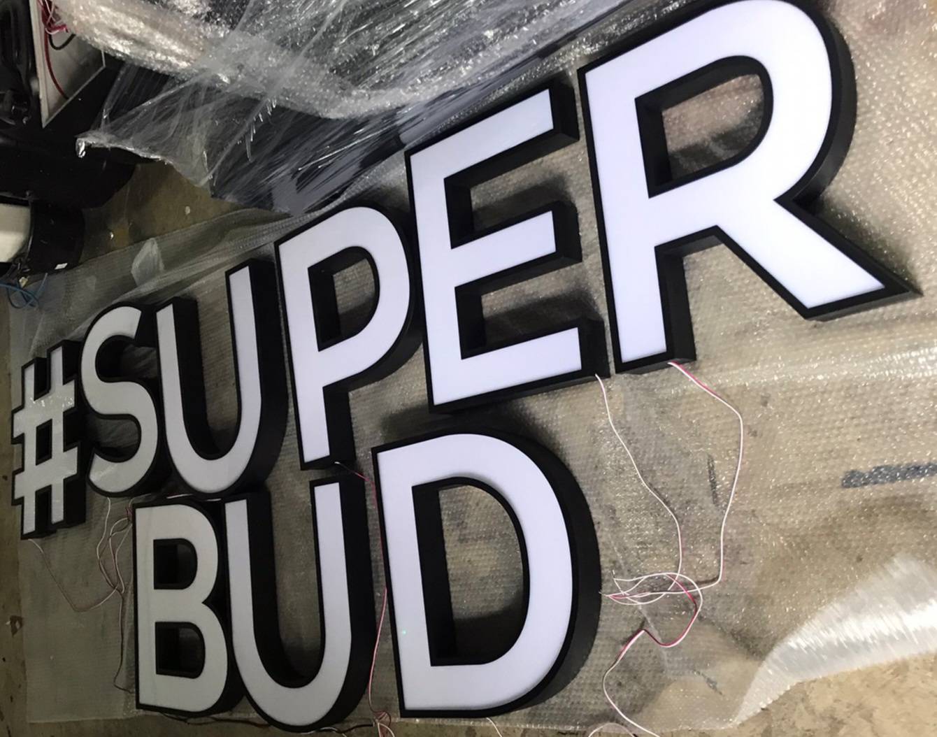 #ป้ายอักษรไฟออกหน้า