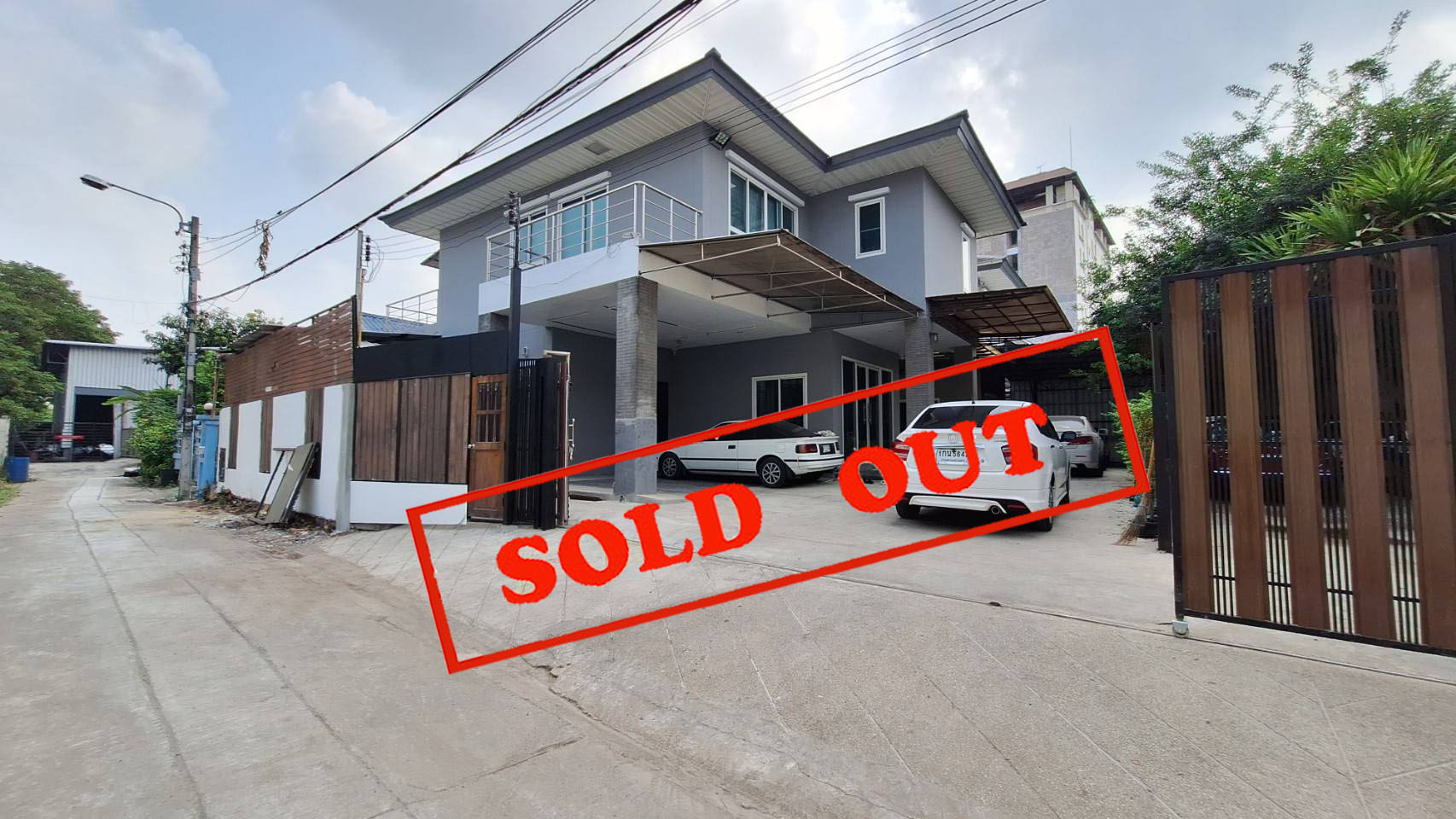 ขายบ้านเดี่ยว 2 ชั้น 100 ตร.วา ทาวน์อินทาวน์ ใกล้ รร บดินเดชา1 (N.909)