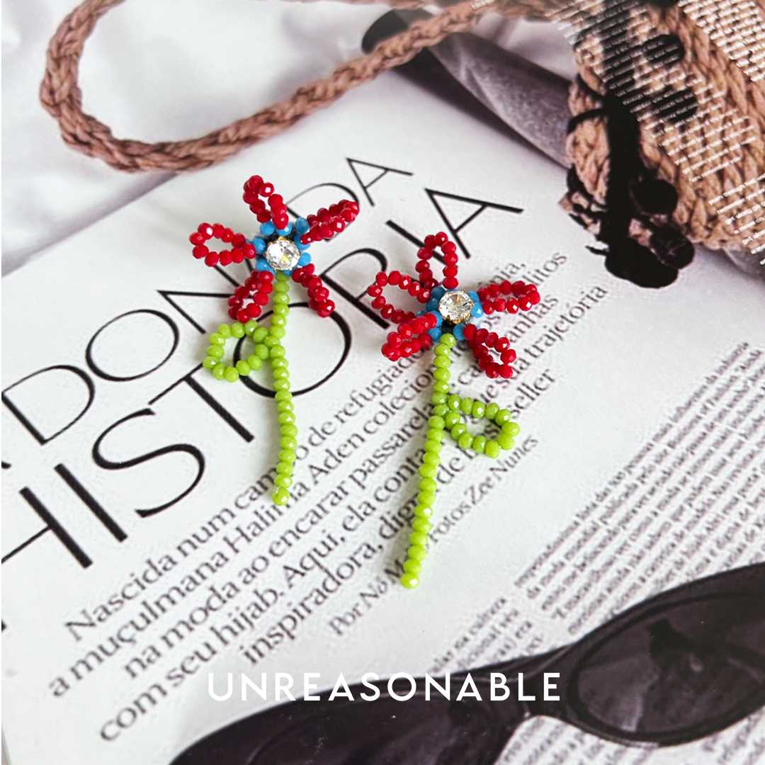 ต่างหูดอกไม้ สีแดง ต่างหูคลิป ต่างหูก้านเงินแท้ น้ำหนักเบา สวยใส่สบาย UA0809-02 Unreasonable Accessories