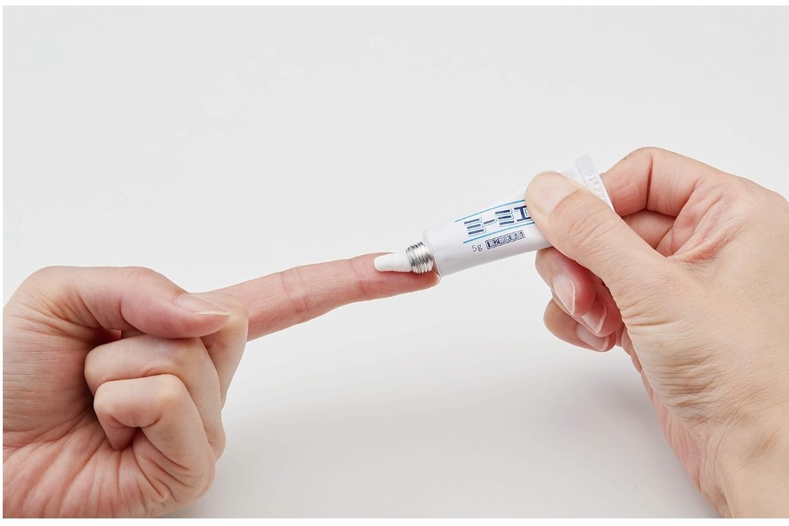 ครีมดูแลหู Kobayashi Ear Aid 5g