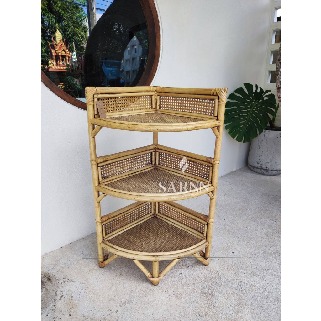 ชั้นวางของหวายแท้เข้ามุม