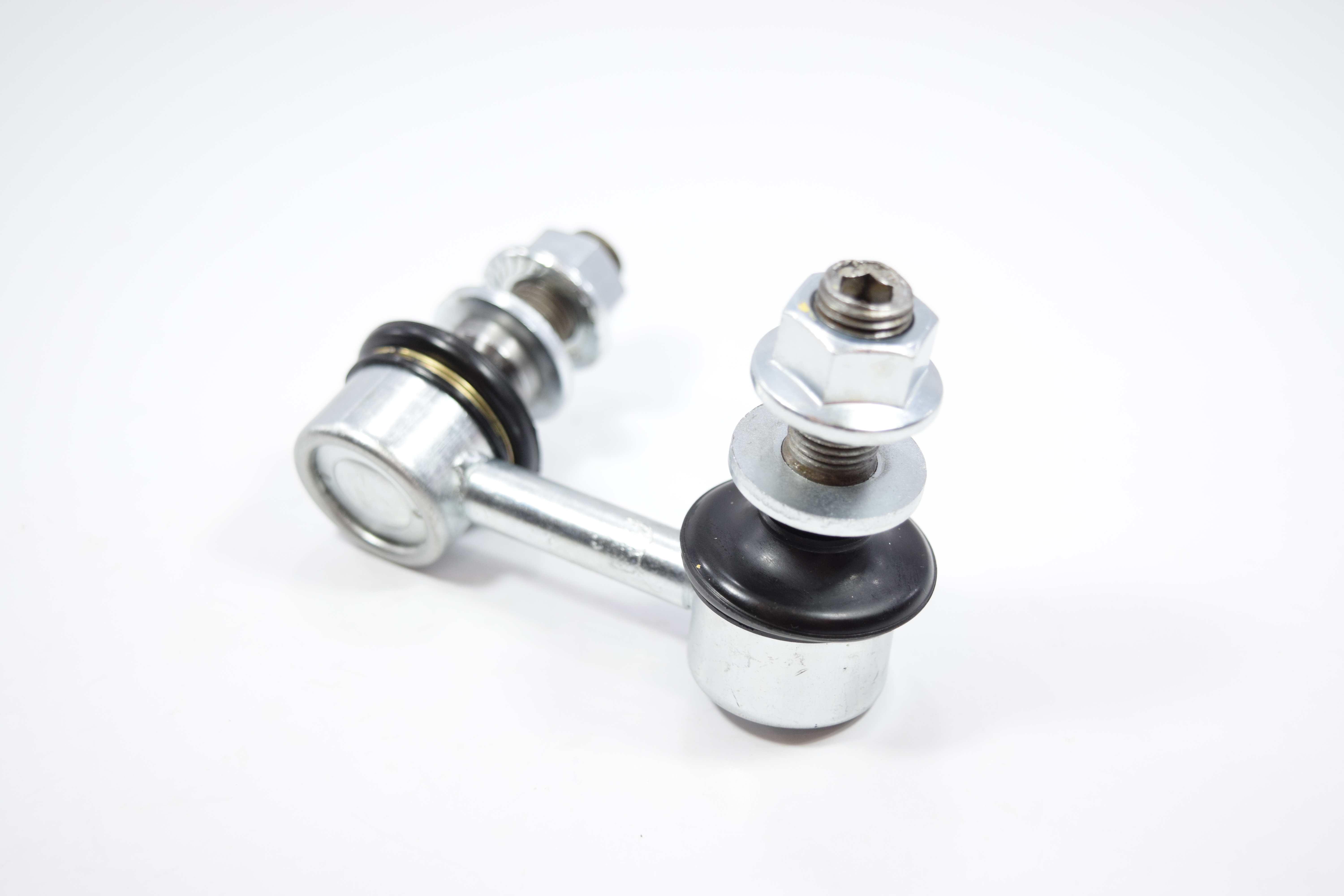 (ประกัน 6 เดือน) ลูกหมากกันโคลงหน้า NISSAN NAVARA (D40T) ปี 2007-On / NP300 ปี 2014-On นิสสัน นาวาร่า / ขนาด ยาว A 66 mm. / เกลียวเสื้อ B 12 mm. / ตัวเลขบอกทิศ C 20' R, 4' L / 3L-N130 / ยี่ห้อ 333 (1คู่ 2 ตัว) (STABILIZER LINK FRONT) (ซ้าย / ขวา