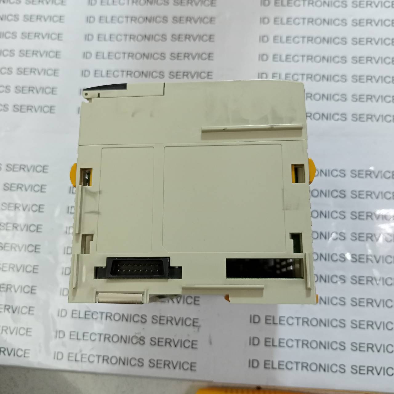 PLC " OMRON " MODEL : CQM1H-CPU11