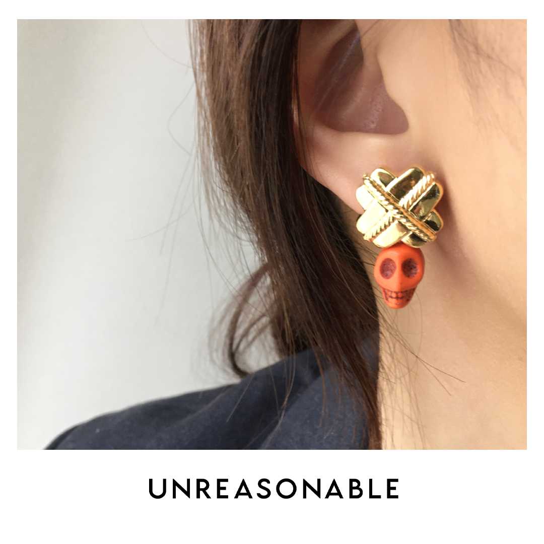 ต่างหูกะโหลก สีส้ม ต่างหูคลิป ต่างหูก้านเงินแท้ น้ำหนักเบา สวยใส่สบาย UA0753-04 Unreasonable Accessories