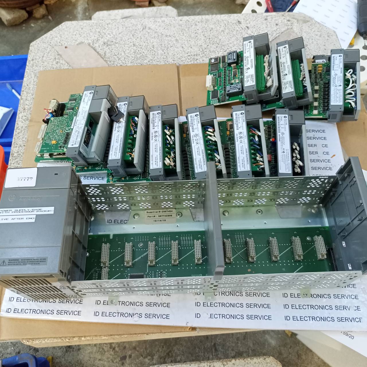 PLC " ALLEN-BRADLEY " MODEL : 1746-P2