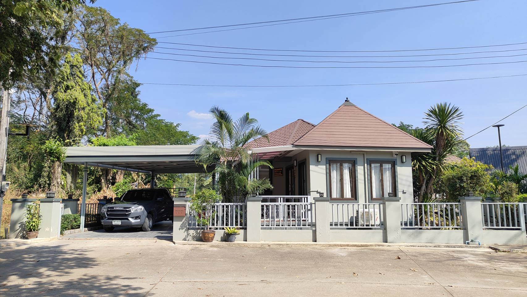 ที่ดินนครนายก บ้านสวย บรรยากาศร่มรื่น วิวเขาใหญ่ สร้างมาประมาณ 2 ปี ณ ต.สาริกา อ.เมือง จ.นครนายก