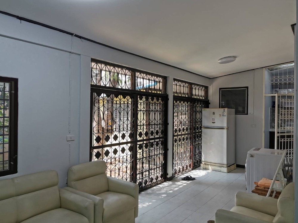 ให้เช่าบ้านเดี่ยวหรูคลาสสิค พร้อมห้องออฟฟิศ กลางลาดพร้าว 130 (N.1113)