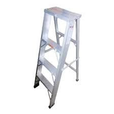 บันไดอลูมิเนียม ทรงA ขึ้นลงทางเดียว 4 ขั้น ยี่ห้อ NEWCON