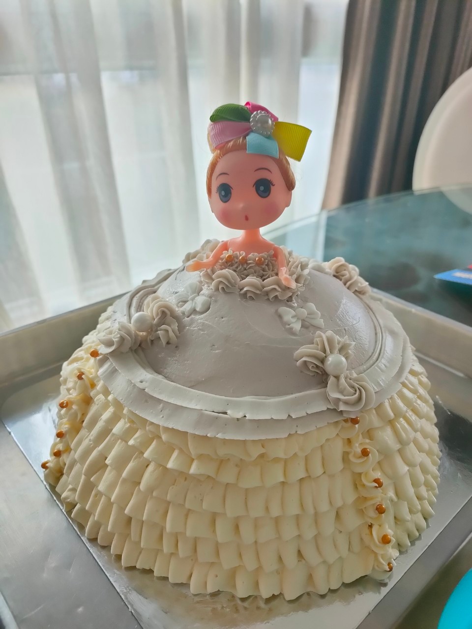 เค้กตุ๊กตาเจ้าหญิงขนาดประมาณ1ปอนด์ เนื้อเค้กวนิลาตกแต่งด้วยบัตเตอร์ครีมหอมอร่อย