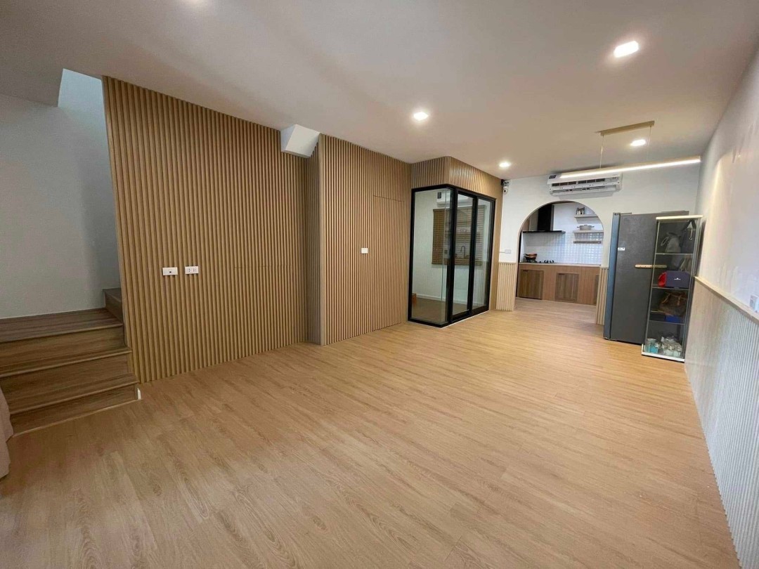 ให้เช่า ทาวน์โฮม 3 ชั้น พาทิโอ ศรีนครินทร์ - พระราม9(กรุงเทพกรีฑา) 191 ตรม. 3นอน 3น้ำ