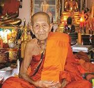 พระแก้วมรกต เนื้อผงมวลสารศักดิ์สิทธิ์ หลวงปู่แสน วัดบ้านหนองจิก จ.ศรีสะเกษ ปี 2561 (ฝังข้าวสารหิน ตะกรุดเงิน+ทองเหลือง)