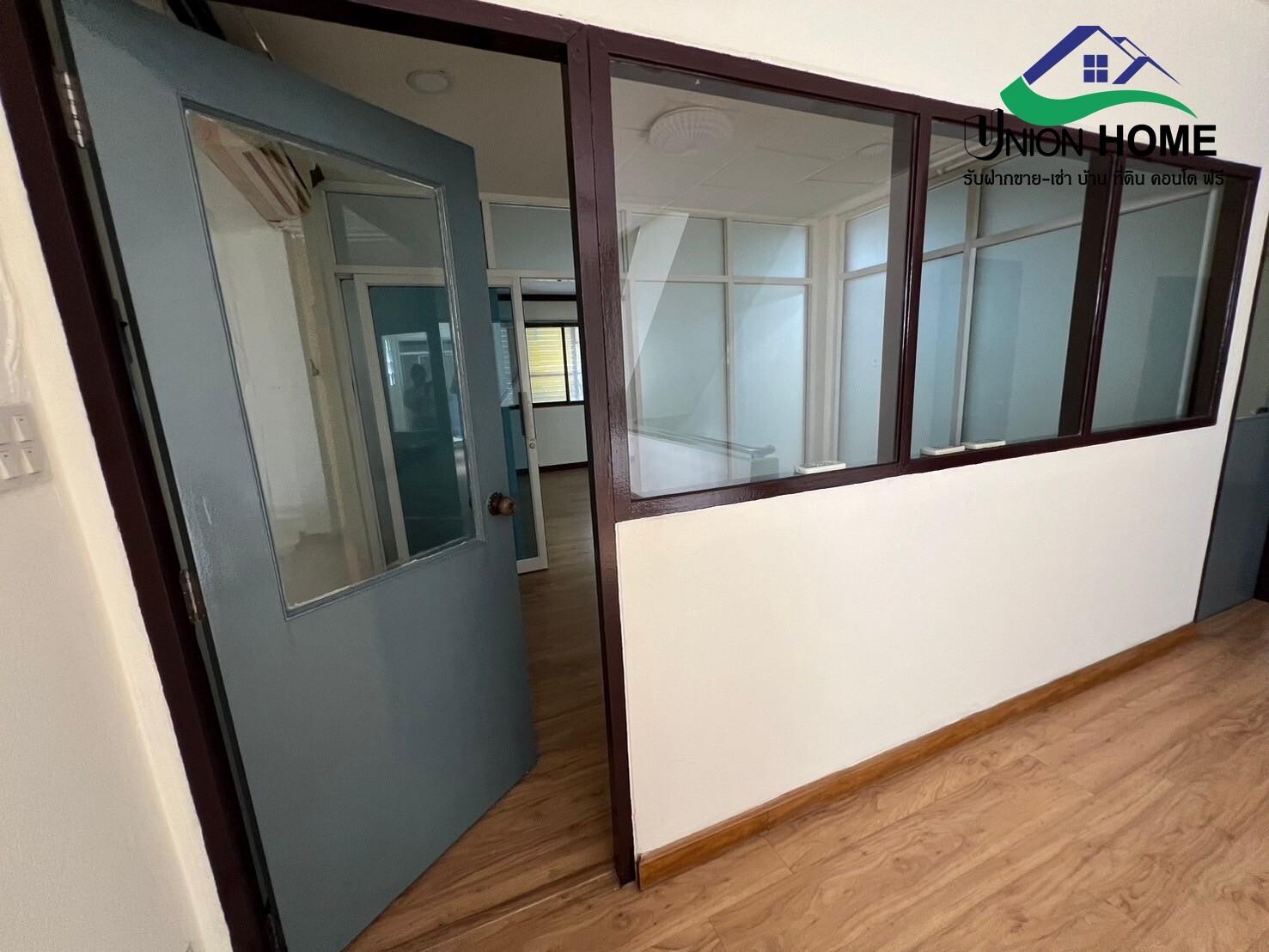 ขายอาคารพาณิชย์ 2 คูหา 3.5ชั้น-ดาดฟ้า หมู่บ้านเสรี ซอยอ่อนนุช70/1 (N.1389)