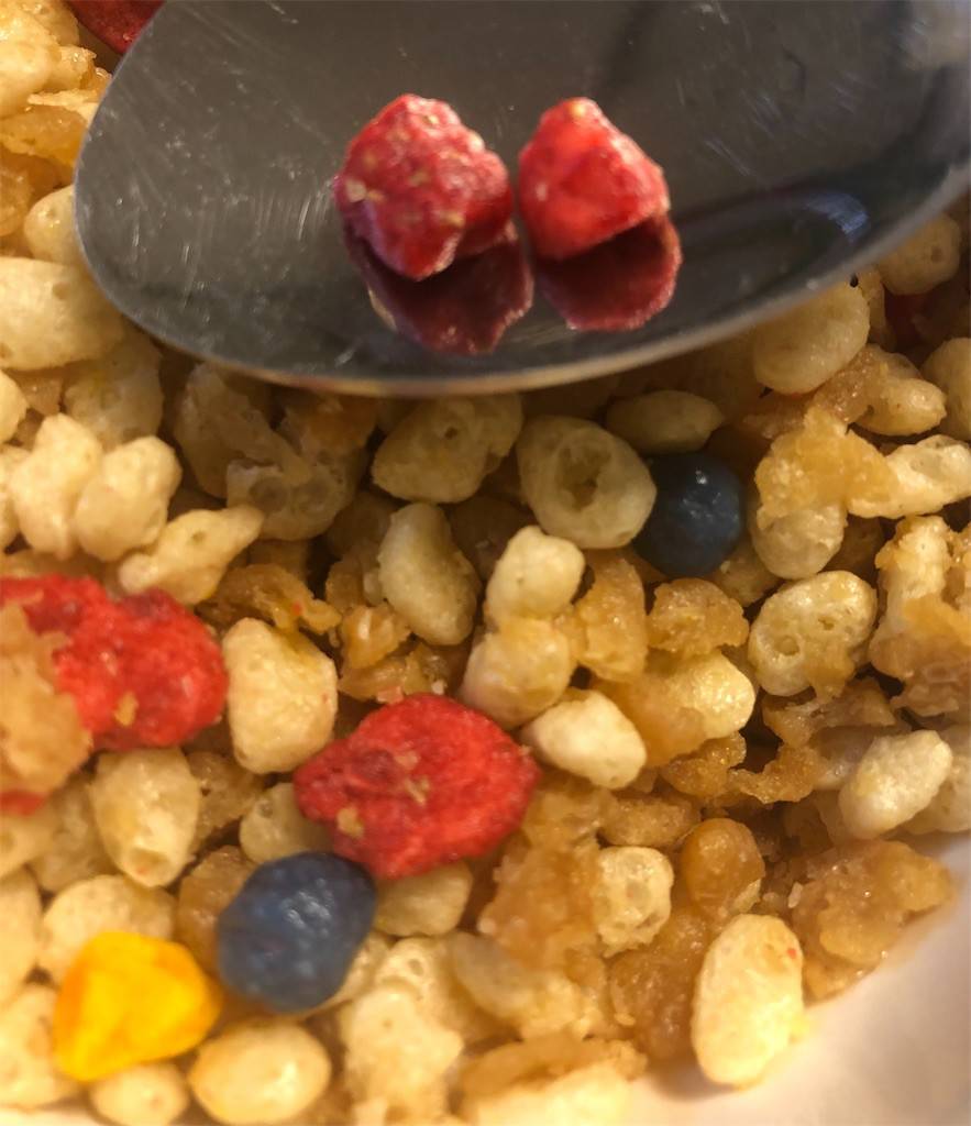 Nissin GoroGura Granola สูตรลดน้ำตาล 40% ผสมผลไม้รวมอบแห้ง 300g