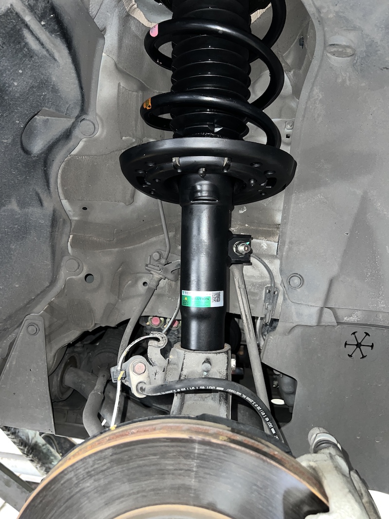 HONDA CIVIC FC ติดตั้งโช้คอัพ Tein EnduraPro Basic พร้อมอะไหล่ส่วนควบใหม่ทั้งหมด สิ่งที่จะได้รับหลังจากติดตั้ง: ฟีลลิ่งหนึบแน่นสไตล์ญี่ปุ่น: โช้คอัพ Tein EnduraPro Basic ให้ความหนึบแน่นที่เหนือกว่าโช้คเดิม แต่ยังคงความนุ่มนวลไว้ เทคโนโลยี H.B.S.: ช่วยดูดซับแรงกระแทกในจังหวะยุบตัวสุด ลดอาการกระดอนเมื่อเจอหลุมหรือคอสะพาน คุณภาพมาตรฐาน OEM: ผลิตจากวัสดุคุณภาพสูง ทนทาน และติดตั้งแทนของเดิมได้ทันที ไม่ต้องดัดแปลง ความมั่นคงที่เพิ่มขึ้น: รถทรงตัวได้นิ่งขึ้น เข้าโค้งมั่นใจ ลดอาการโคลงเคลง เหมาะสำหรับใคร? เจ้าของ Civic FC ที่ต้องการความหนึบและมั่นคงในการขับขี่ประจำวัน ผู้ที่ต้องการอัปเกรดความทนทานและความปลอดภัยของช่วงล่าง โดยไม่ต้องการโหลดเตี้ย 👉 สำหรับเจ้าของ Civic FC ที่อยากได้ฟีลลิ่งขับขี่ที่มั่นใจกว่าเดิม Tein EnduraPro Basic คือคำตอบ! 📌 สอบถามข้อมูลเพิ่มเติม หรือนัดหมายเข้ารับบริการ ☎️ : 08-6569-1915 ☎️ : 08-6544-5963 💬 Line id : @88rw 📍 Location : https://goo.gl/maps/HrNUAZXPN94KvxZ98 🌐 Facebook : https://www.facebook.com/88rwtire #Honda #Civic #CivicFC #Tein #EnduraPro #โช้คอัพ #ช่วงล่าง #ยางเจริญรุ่งเรือง #นนทบุรี #งามวงศ์วาน #ยางรถยนต์นนทบุรี #ช่วงล่างรถยนต์ #โช้คอัพรถยนต์