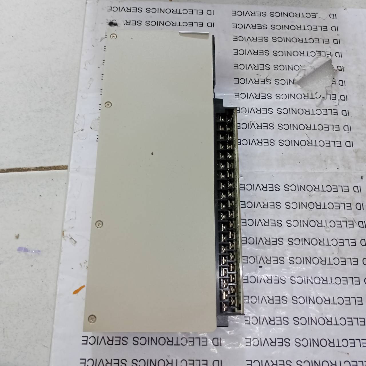 PLC " OMRON " MODEL : C500-IA223