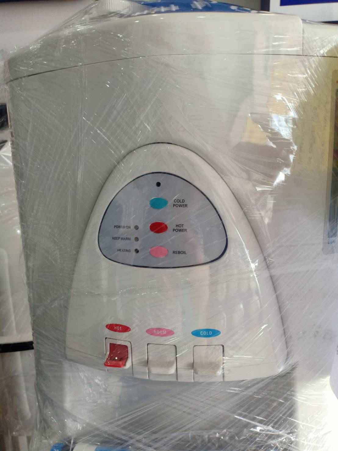 ตู้ทำน้ำ 3 อุณภูมิ CW929